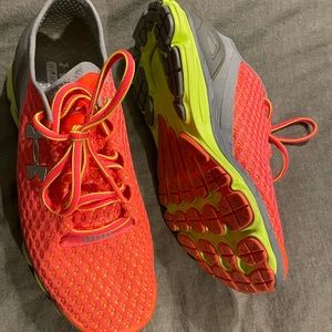 Hardly worn UA light weight shoes